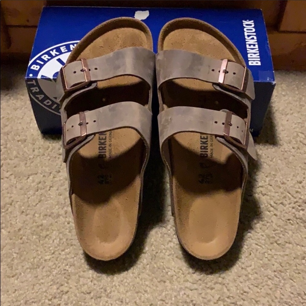 Birkenstock Men’s Arizona Tobacco Brown Size 9.